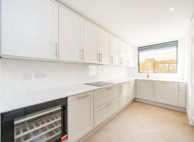 Bryanston Close, Norwood Green, UB2, photo 3