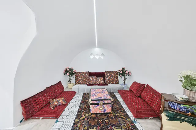 Photo 2 — 22A Farm Street, London