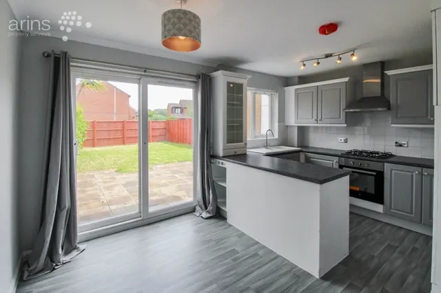 Trusthorpe Close, Lower Earley, RG6, photo 3