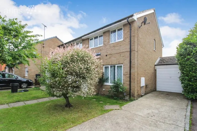 Trusthorpe Close, Lower Earley, RG6, photo 1