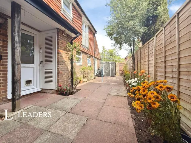 Springfield Gardens, Worthing, BN13, photo 1