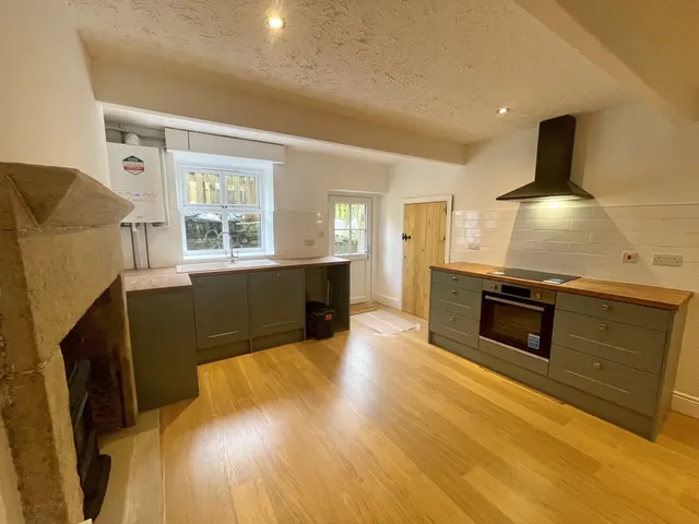 Keighley, BD22, photo 2