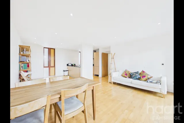 Meadowcroft, Cambridge, CB4, photo 2