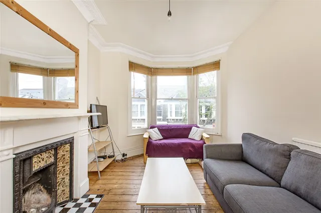 2 bedroom flat — Tremadoc Road, London, SW4