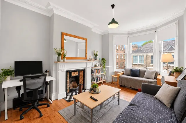 Tremadoc Road, London, SW4, photo 1