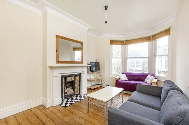 Photo 2 — Tremadoc Road, London, SW4