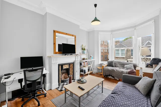 Tremadoc Road, London, SW4, photo 1