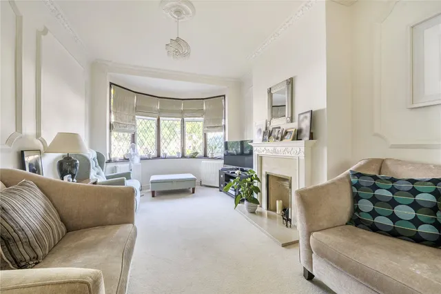 Photo 2 — Weirdale Avenue, Whetstone, London, Greater London, N20 0AJ