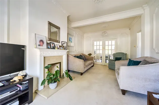 Photo 3 — Weirdale Avenue, Whetstone, London, Greater London, N20 0AJ