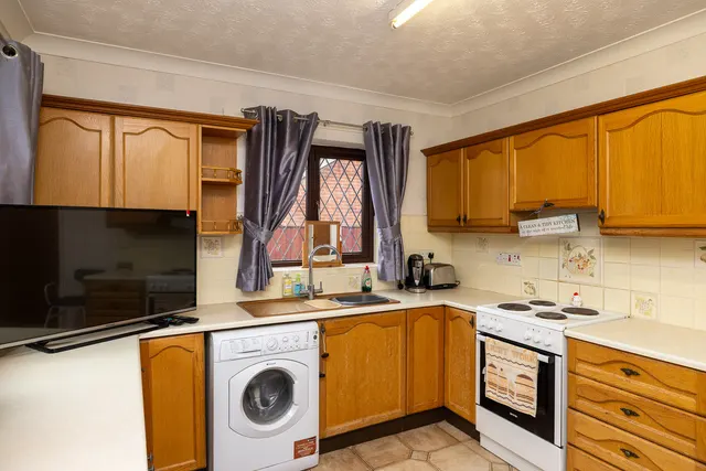 Church Fields Road, Doncaster, DN11, photo 2
