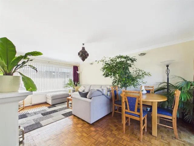 Neville Road, Peacehaven, BN10, photo 2