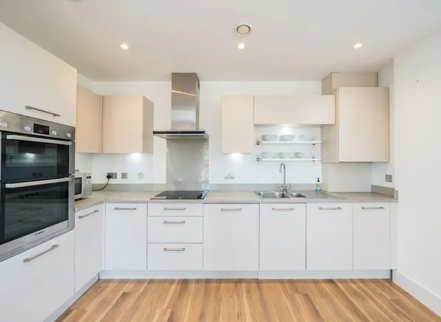 London Road, Isleworth, TW7, photo 3