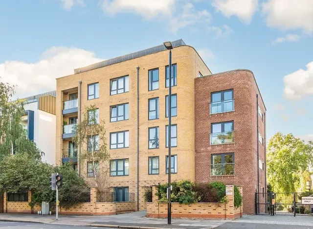 London Road, Isleworth, TW7, photo 1