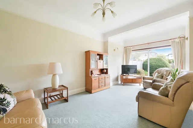 Photo 2 — Queenswood Avenue, Wallington