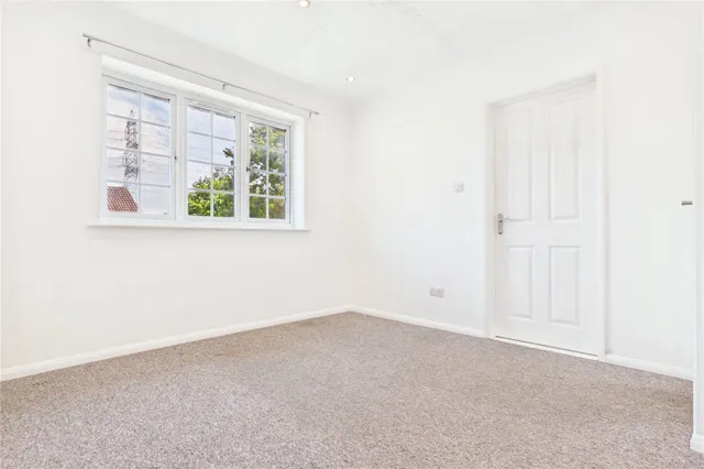 Alderfield Close, Theale, RG7, photo 3