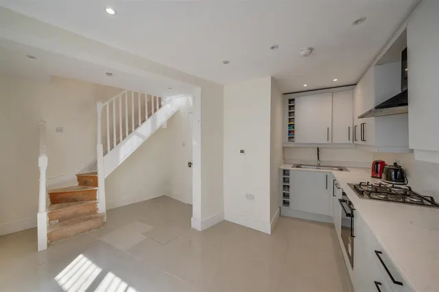 Prout Grove, Neasden, NW10, photo 3