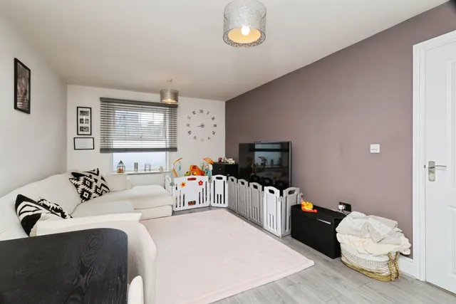 Reid Crescent, Hellingly, BN27, photo 3