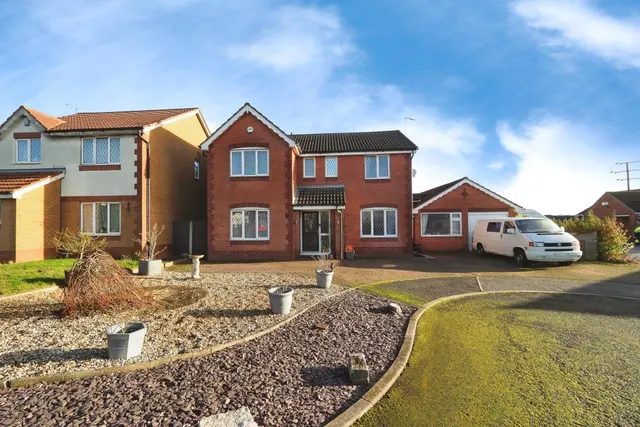 Elmhurst Drive, Sutton-in-ashfield, NG17, photo 1