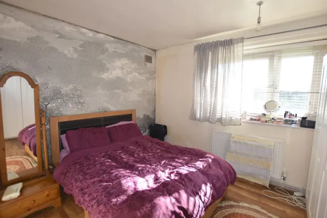 Photo 3 — The Grange, Goldhawk Road