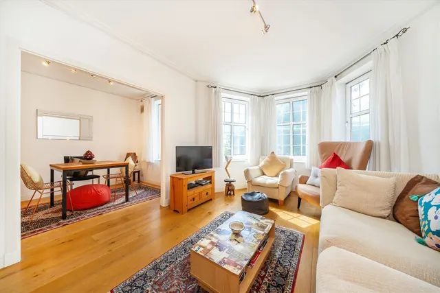 Richmond Road, TW1, photo 2