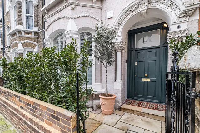 1A St Lukes Avenue, London, SW4, photo 1