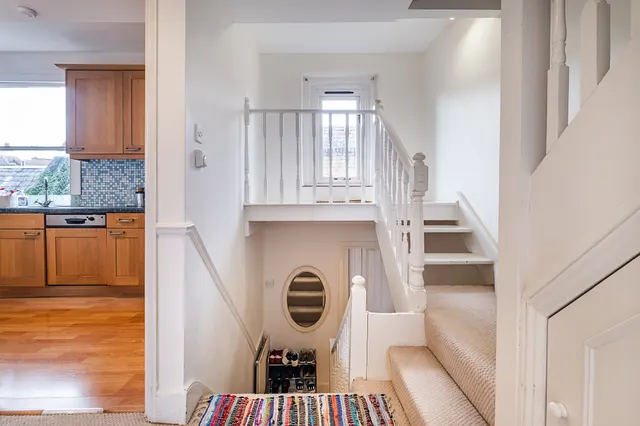 Photo 3 — 1A St Lukes Avenue, London, SW4