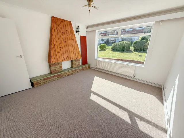 Bracken Road, Eastbourne, BN20, photo 3