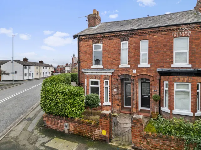 Whitefield Road, Stockton Heath, Warrington, Warrington, WA4 6LZ, photo 1
