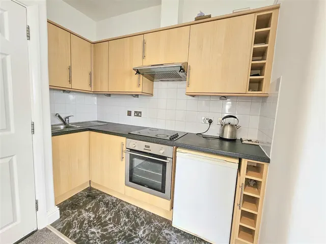 Hurst Road, Eastbourne, BN21, photo 3