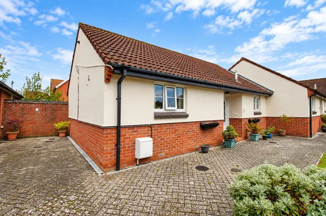 Priory Gardens, Burnham-on-Sea, TA8, photo 1