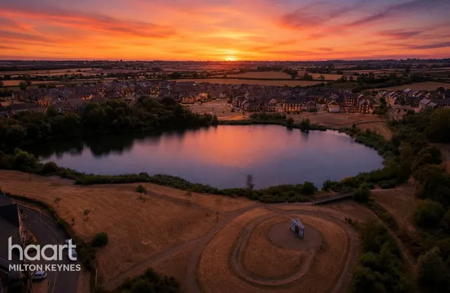 Santa Cruz, Milton Keynes, MK3, photo 2
