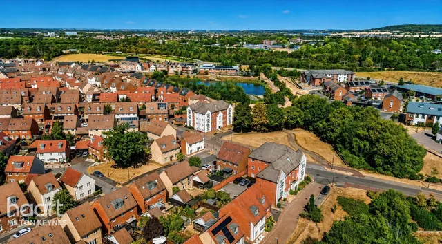 Santa Cruz, Milton Keynes, MK3, photo 3