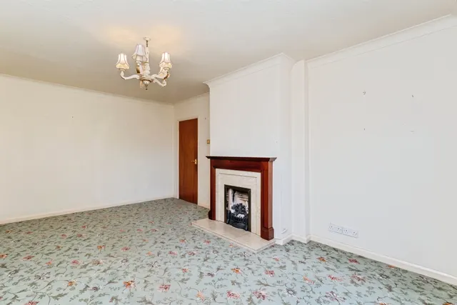 Photo 3 — Caldy Close, Chester