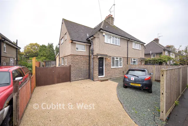 Meath Green Avenue, Horley, RH6, photo 1