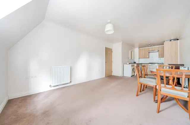 London Road, Guildford, GU1, photo 3