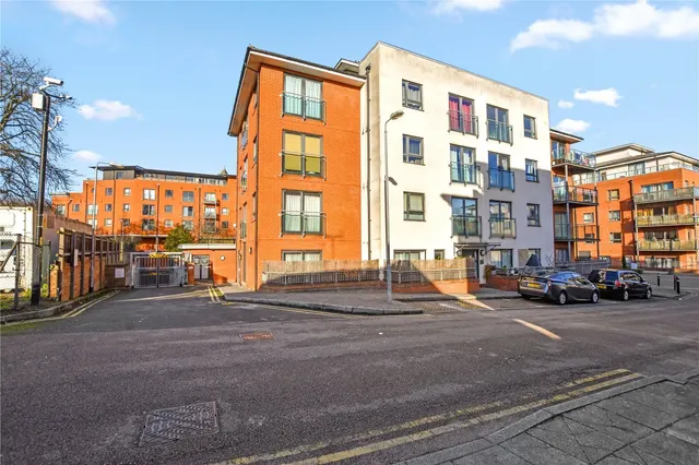 Oakwood Close, London, SE13, photo 1
