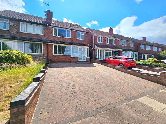 Aldridge Road, Great Barr, B44, photo 1