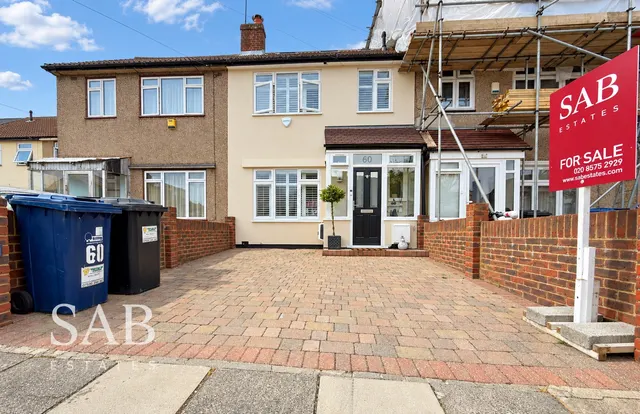 Greenway Gardens, Greenford, UB6, photo 1