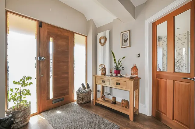 Photo 2 — Garston Crescent, Watford WD25 0LD