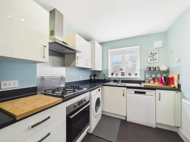 Peacock Road, Thornbury, BS35, photo 2