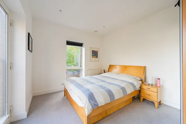 Photo 3 — Flat 3, Sireen Apartments, St Clements, Mile End