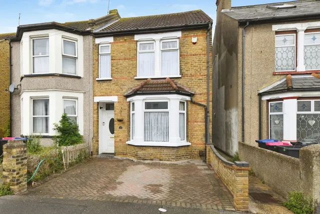 Wakering Avenue, Shoeburyness, Southend-on-Sea, Essex, SS3, photo 1