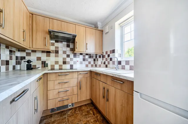 New Brighton Road, Mulberry Lodge, PO10, photo 3
