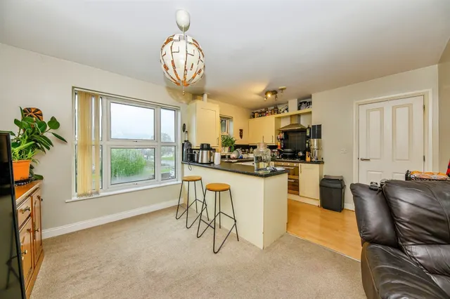 Silver Birch Court, Wittering, PE8, photo 3