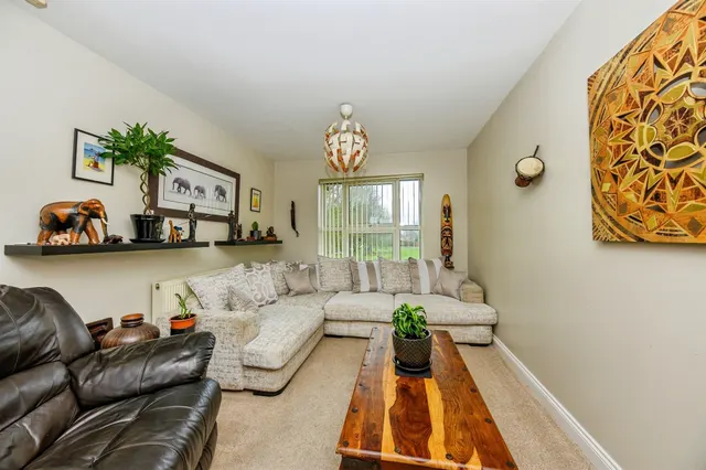 Silver Birch Court, Wittering, PE8, photo 2