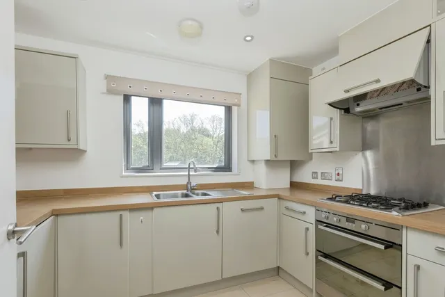 Lakewood Drive, Tunbridge Wells, TN2, photo 2