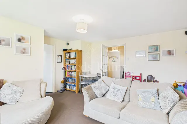 Photo 3 — Salmon Road, Dartford, Kent, DA1