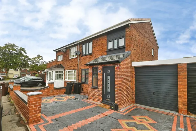 Rover Drive, Birmingham, B36, photo 1