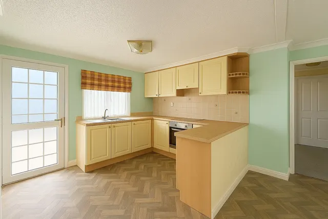 Photo 3 — Creek Road, CANVEY ISLAND, Essex, SS8