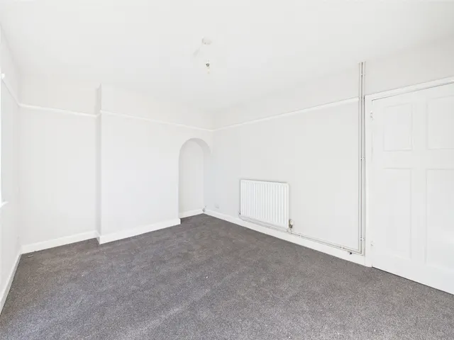 The Alders, Hounslow, TW5, photo 2